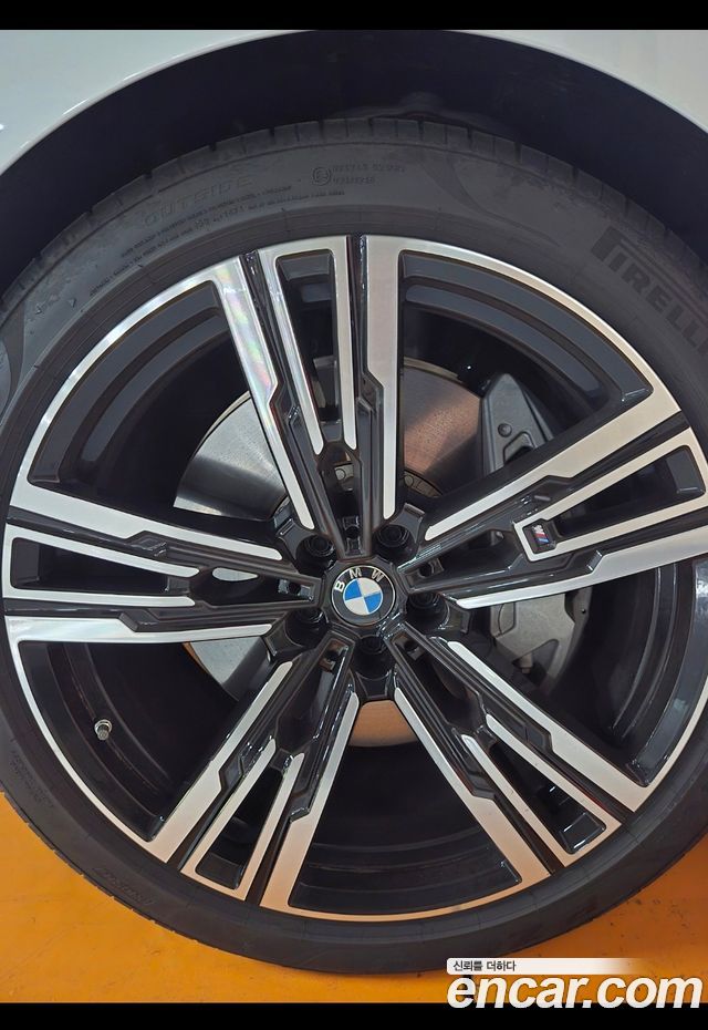 BMW 7 Series (G70) 750e xDrive M Sport 2025 — фото 5
