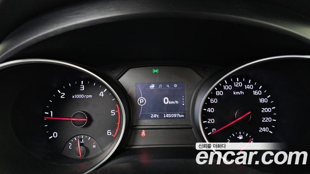 Kia Carnival 9-seater Luxury 2015 — фото 8