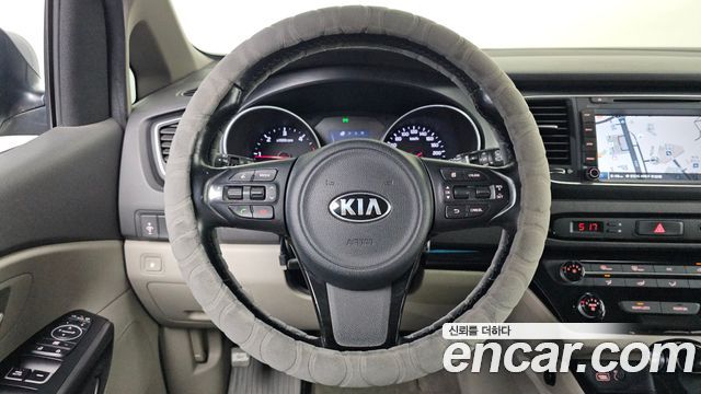 Kia Carnival 9-seater Luxury 2015 — фото 14