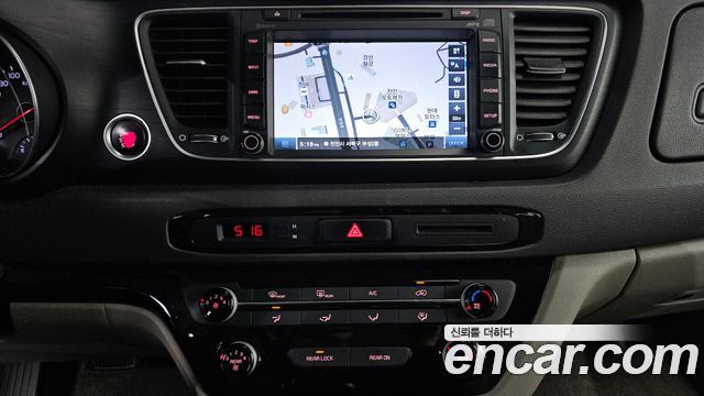 Kia Carnival 9-seater Luxury 2015 — фото 15