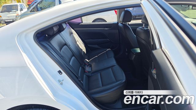 Hyundai Avante (AD) 1.6 GDI Value Plus 2018 — фото 12