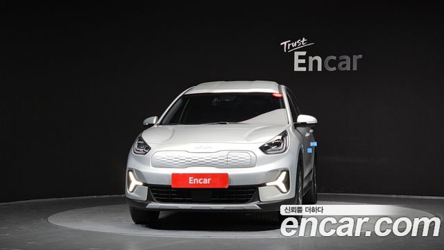 Kia Niro Plus Air 2023 — фото 3
