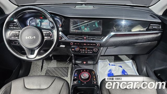 Kia Niro Plus Air 2023 — фото 7
