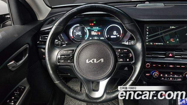 Kia Niro Plus Air 2023 — фото 14