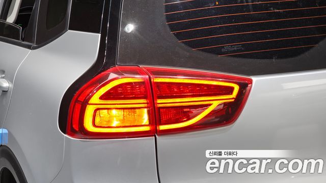 Kia Niro Plus Air 2023 — фото 23