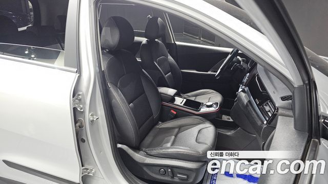 Kia Niro Plus Air 2023 — фото 26