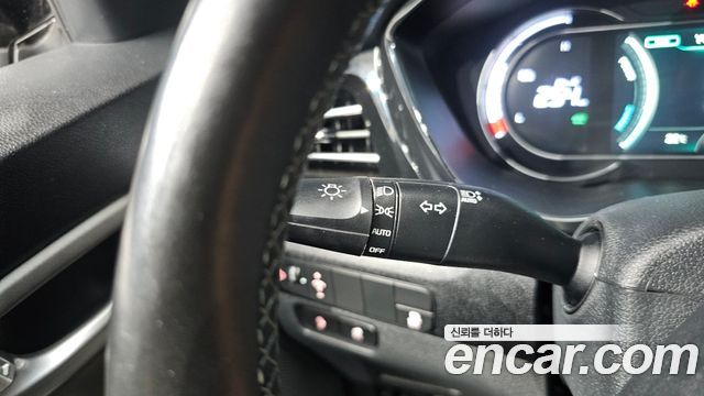 Kia Niro Plus Air 2023 — фото 28
