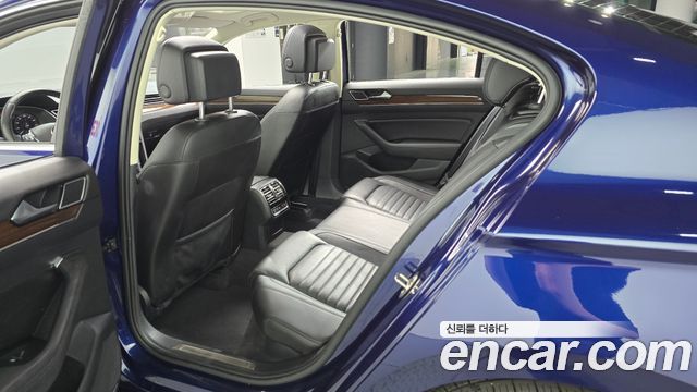 Volkswagen Passat GT (B8) 2.0 TDI Premium 2018 — фото 11