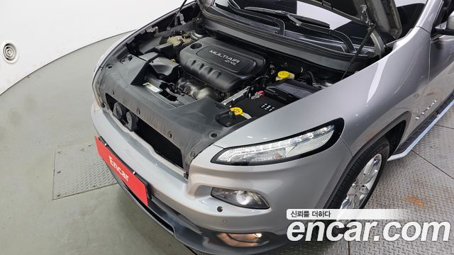 Jeep Cherokee (KL) 2.4 Longitude High AWD 2016 — фото 6