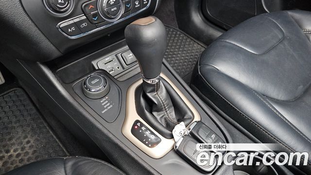 Jeep Cherokee (KL) 2.4 Longitude High AWD 2016 — фото 9