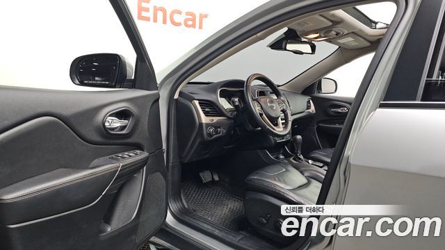 Jeep Cherokee (KL) 2.4 Longitude High AWD 2016 — фото 10