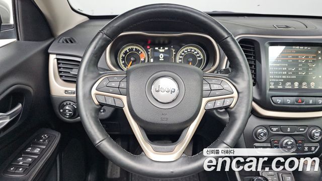 Jeep Cherokee (KL) 2.4 Longitude High AWD 2016 — фото 14