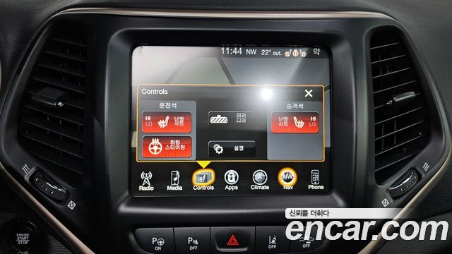 Jeep Cherokee (KL) 2.4 Longitude High AWD 2016 — фото 18