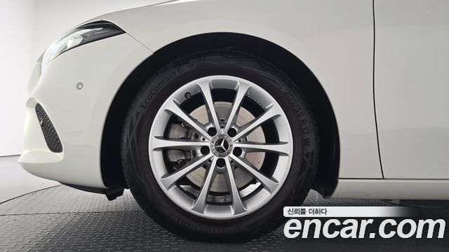 Mercedes-Benz A-Class (W177) A220 Sedan 2020 — фото 5