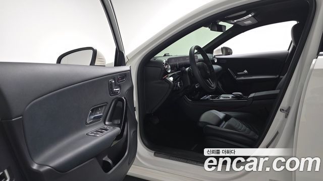 Mercedes-Benz A-Class (W177) A220 Sedan 2020 — фото 10