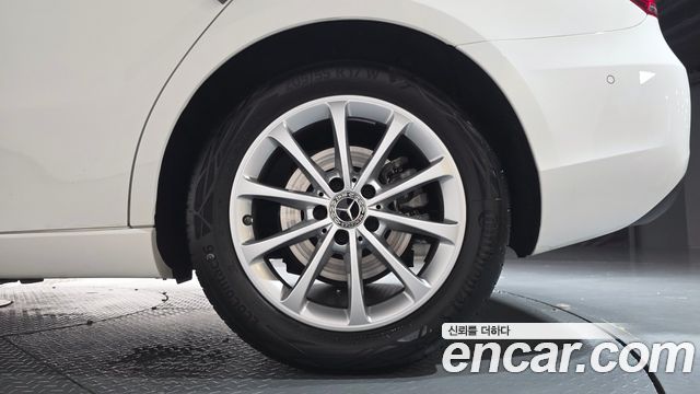 Mercedes-Benz A-Class (W177) A220 Sedan 2020 — фото 21