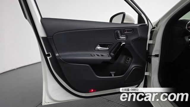 Mercedes-Benz A-Class (W177) A220 Sedan 2020 — фото 24