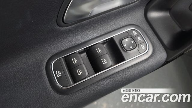 Mercedes-Benz A-Class (W177) A220 Sedan 2020 — фото 29