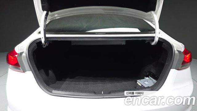 Hyundai Avante (AD) 1.6 GDI Value Plus 2018 — фото 20