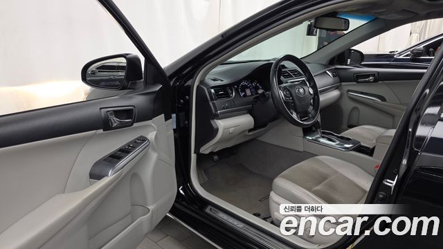 Toyota Camry Hybrid XLE 2012 — фото 10