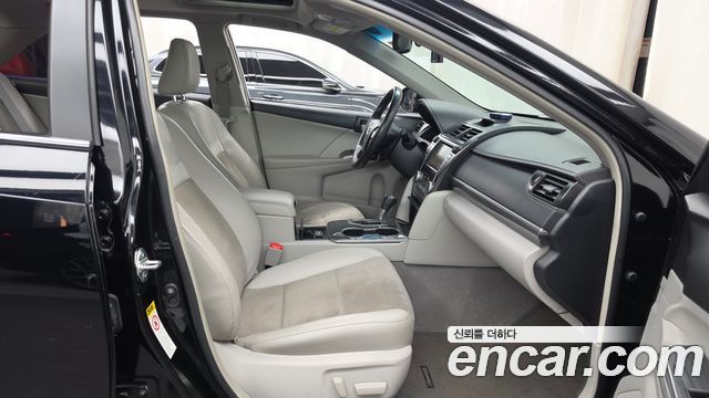 Toyota Camry Hybrid XLE 2012 — фото 11