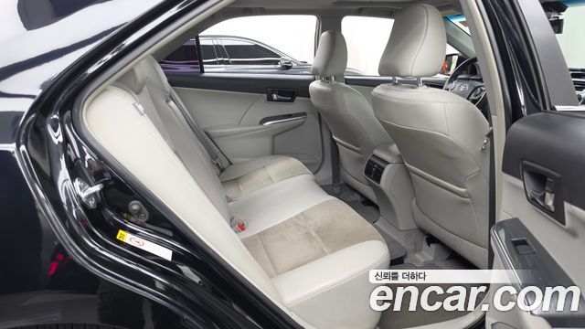 Toyota Camry Hybrid XLE 2012 — фото 12