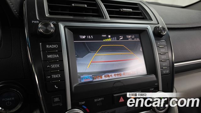 Toyota Camry Hybrid XLE 2012 — фото 15