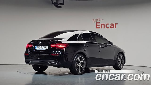 Mercedes-Benz A-Class (W177) A220 Sedan 2025 — фото 2