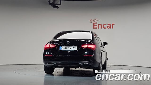 Mercedes-Benz A-Class (W177) A220 Sedan 2025 — фото 4