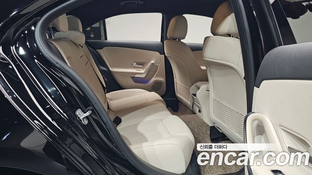 Mercedes-Benz A-Class (W177) A220 Sedan 2025 — фото 11