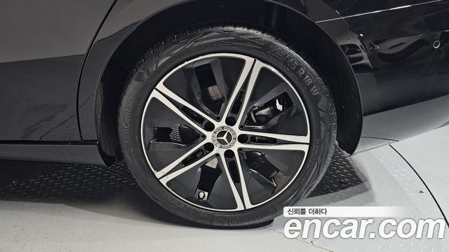 Mercedes-Benz A-Class (W177) A220 Sedan 2025 — фото 21
