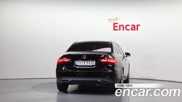 Mercedes-Benz A-Class (W177) A220 Sedan 2025 — фото 4