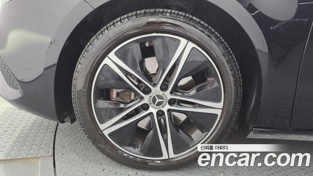 Mercedes-Benz A-Class (W177) A220 Sedan 2025 — фото 5