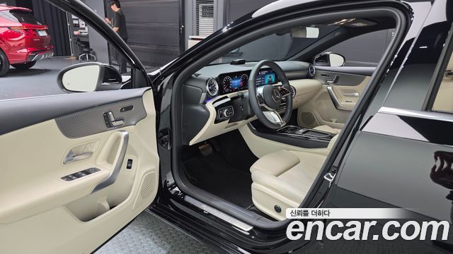 Mercedes-Benz A-Class (W177) A220 Sedan 2025 — фото 10