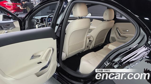 Mercedes-Benz A-Class (W177) A220 Sedan 2025 — фото 11