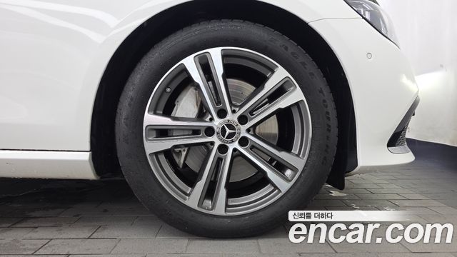 Mercedes-Benz E-Class (W213) E350 4MATIC Avantgarde 2022 — фото 27