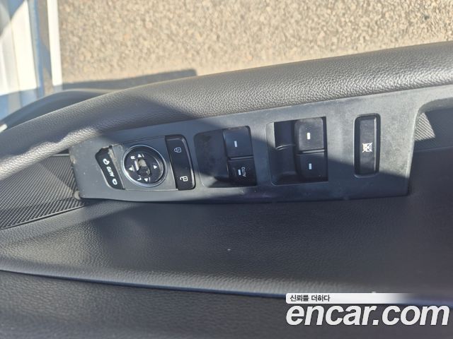 Hyundai Sonata (LF) 1.6 Turbo Smart Special 2016 — фото 9