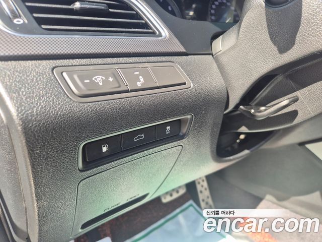 Hyundai Sonata (LF) 1.6 Turbo Smart Special 2016 — фото 10