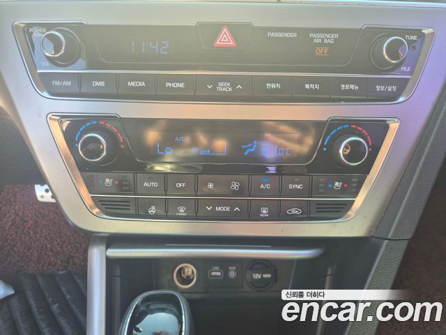 Hyundai Sonata (LF) 1.6 Turbo Smart Special 2016 — фото 15