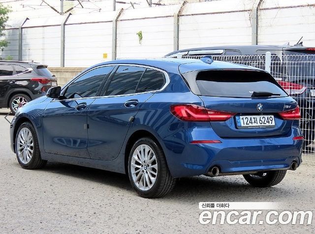 BMW 1 Series (F40) 118d Joy 2021 — фото 3