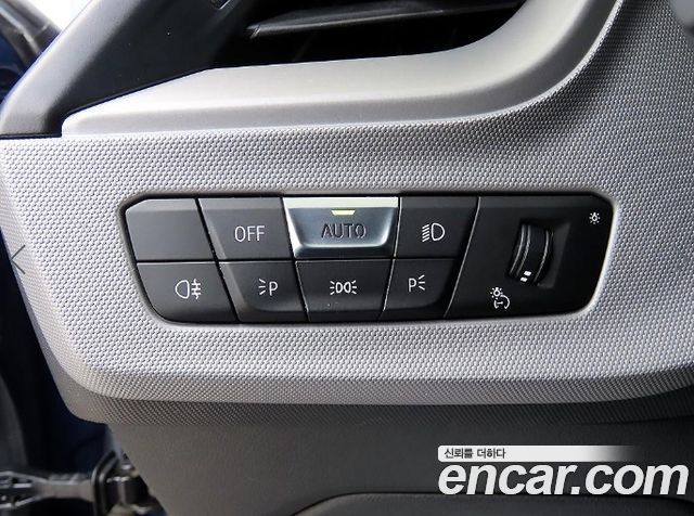 BMW 1 Series (F40) 118d Joy 2021 — фото 16