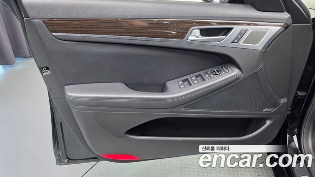 Genesis G80 3.3 GDI AWD Premium Luxury 2017 — фото 24