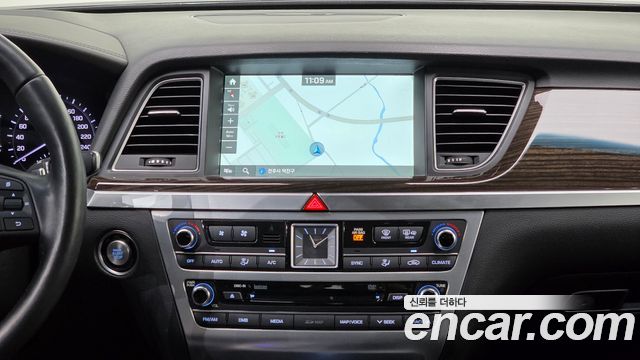 Genesis G80 3.3 GDI AWD Premium Luxury 2017 — фото 27