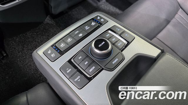 Genesis G80 3.3 GDI AWD Premium Luxury 2017 — фото 30