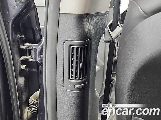 Hyundai Santa Fe (DM) Diesel(e-VGT) 2.0 2WD Premium 2013 — фото 17
