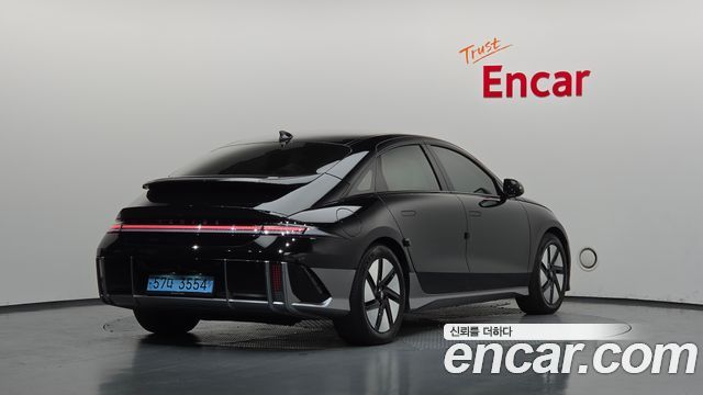 Hyundai Ioniq 6 Long Range AWD Exclusive + 2023 — фото 2