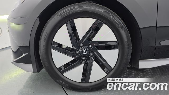 Hyundai Ioniq 6 Long Range AWD Exclusive + 2023 — фото 5