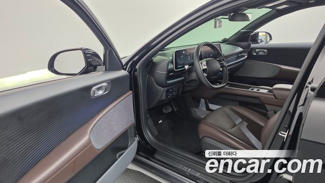 Hyundai Ioniq 6 Long Range AWD Exclusive + 2023 — фото 10