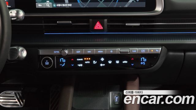 Hyundai Ioniq 6 Long Range AWD Exclusive + 2023 — фото 12