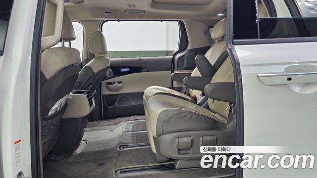 Kia Carnival (IV) Gasoline 7-Seater Signature 2023 — фото 12